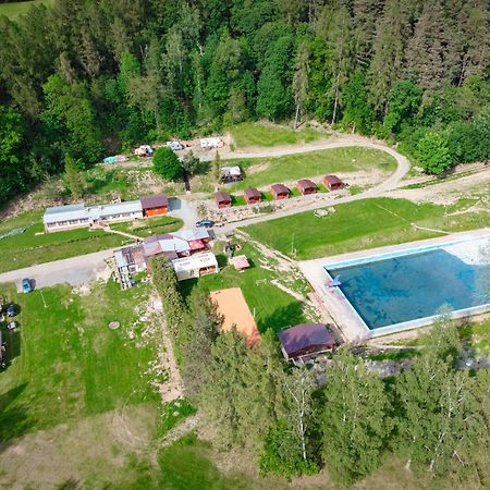 Karavan 1 V Arealu Koupaliste Bystre V Orlickych Horach Luaran gambar